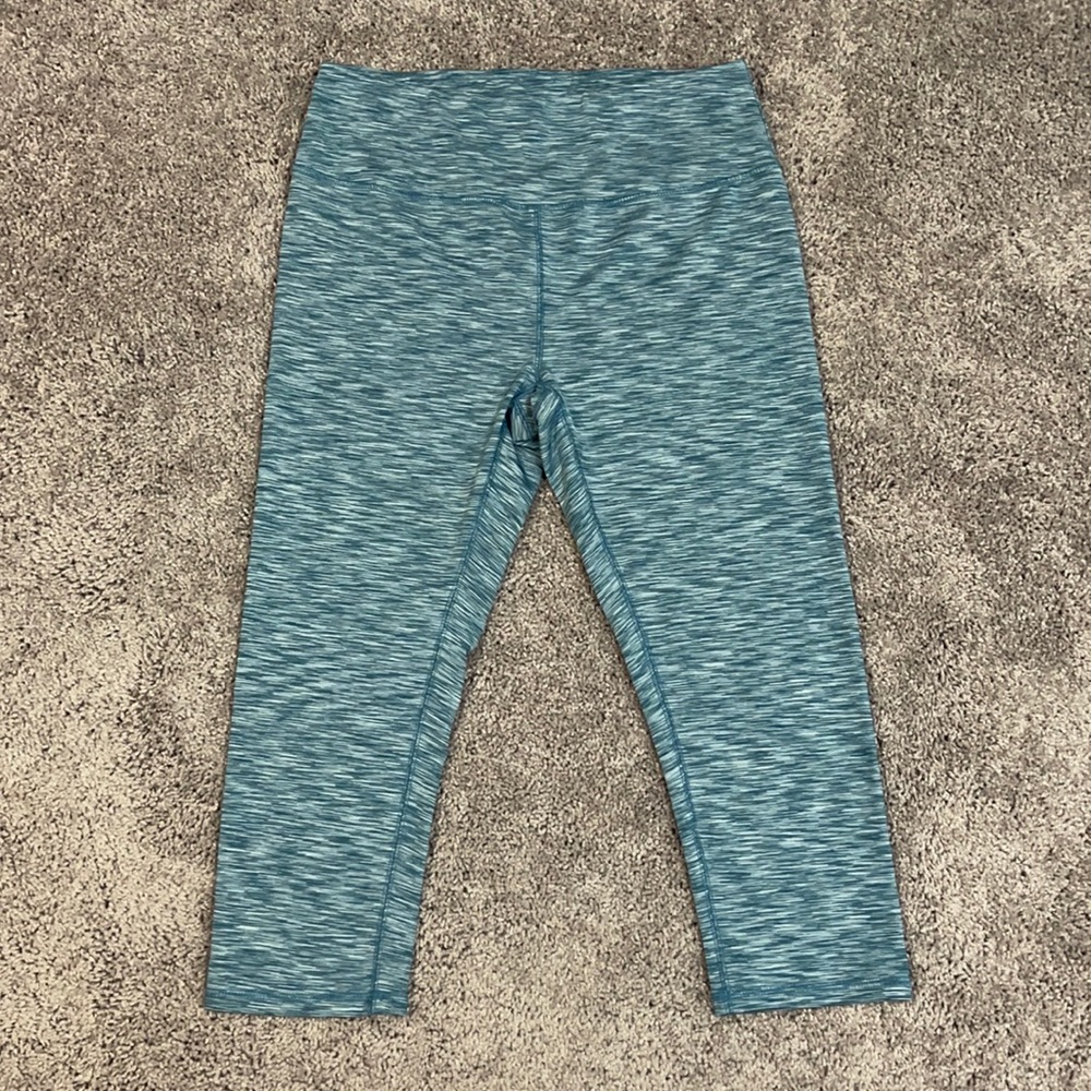 NWOT blue capri RBX active leggings size L